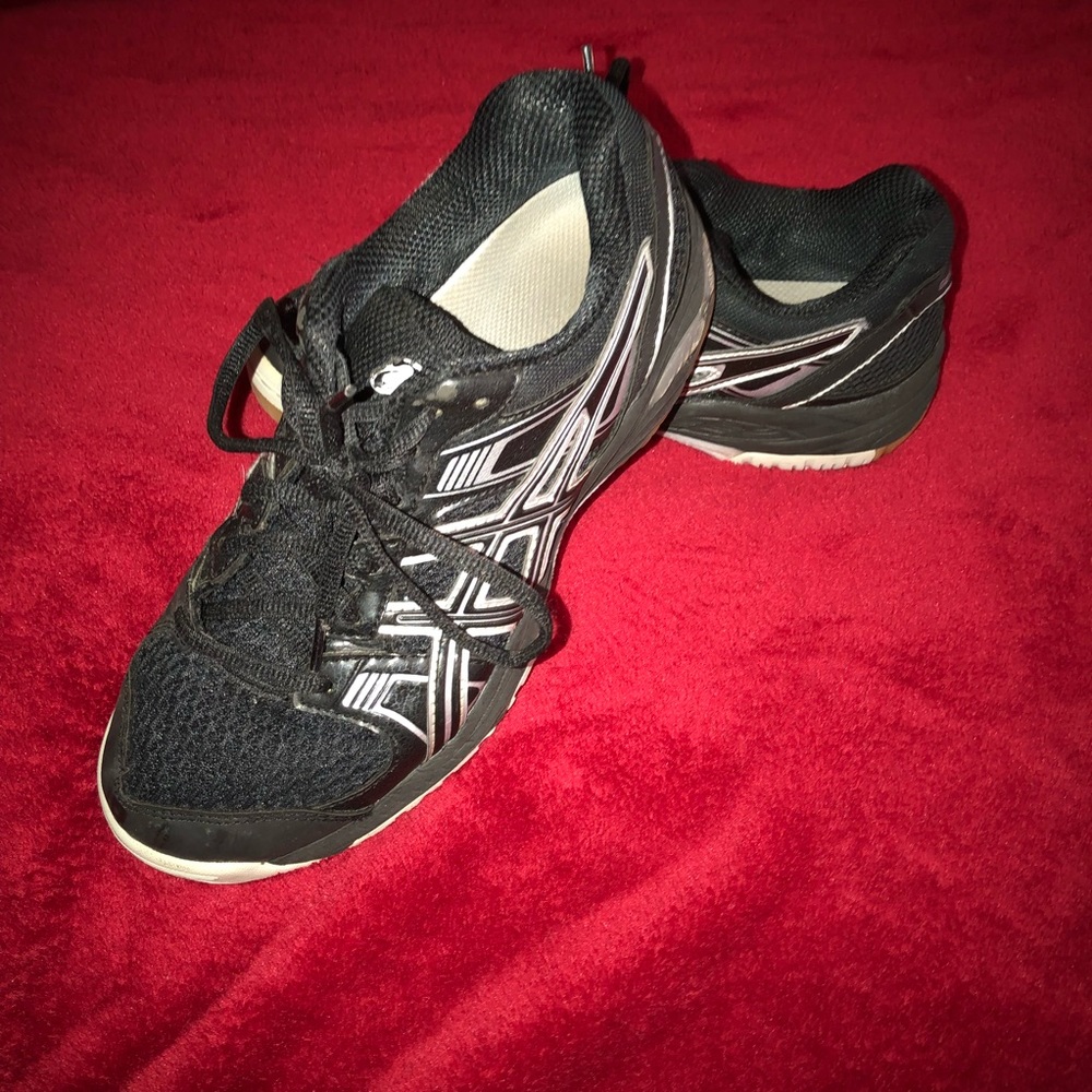 VOLLEYBALL SHOES